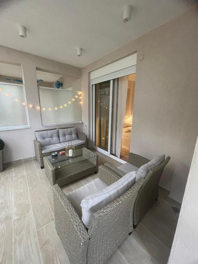 Sea Esta Apartment เนอาเปรามอส ภายนอก รูปภาพ