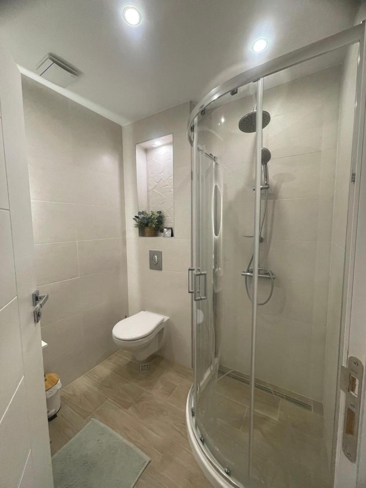 Sea Esta Apartment เนอาเปรามอส ภายนอก รูปภาพ